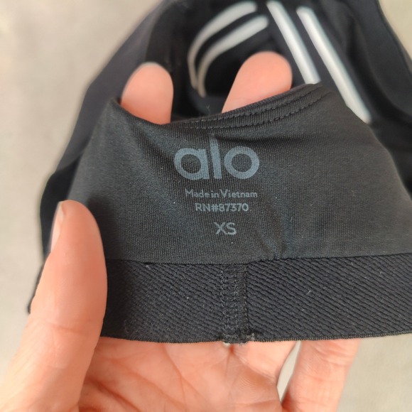 Alo Airbrush Heart Throb Sports Bra Womens XS Black White Pinstripe Yoga Gym - Picture 5 of 6